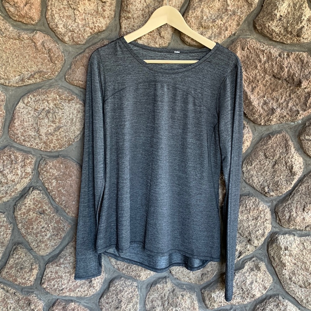 Lululemon women’s ON track long sleeve shirt
